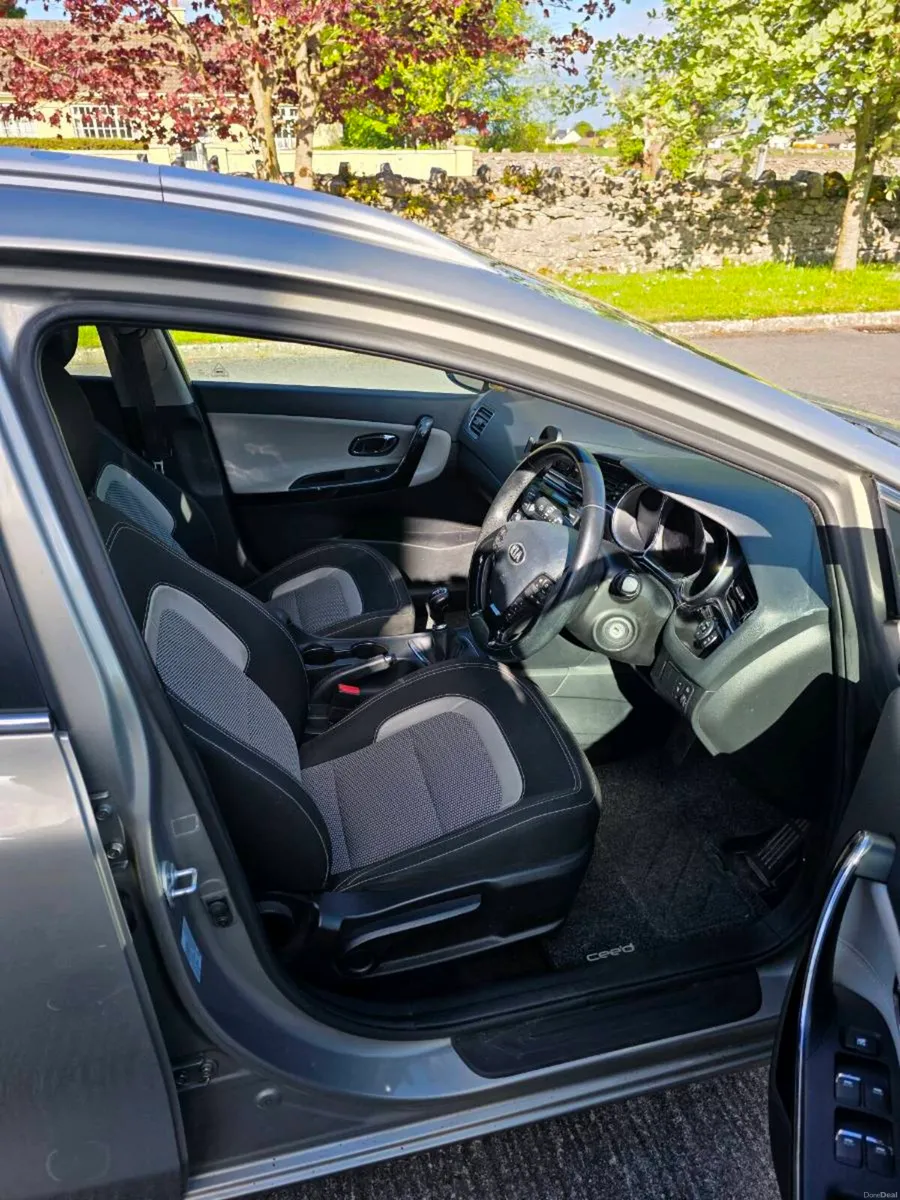 Car - Image 4