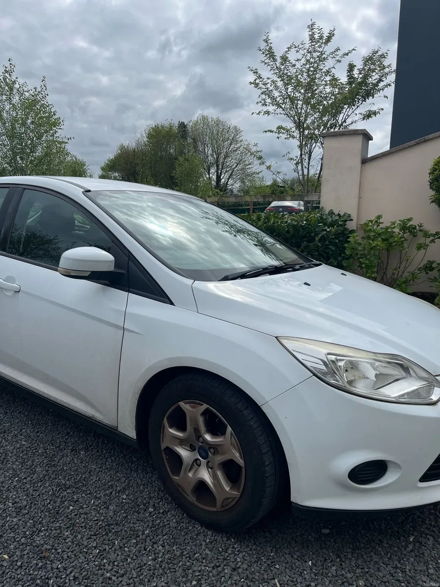 Ford Focus 2012 - Image 2