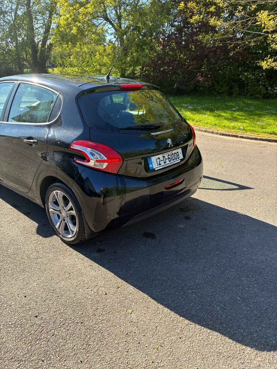 Peugeot 208 2012 1.2 petrol manual - Image 2