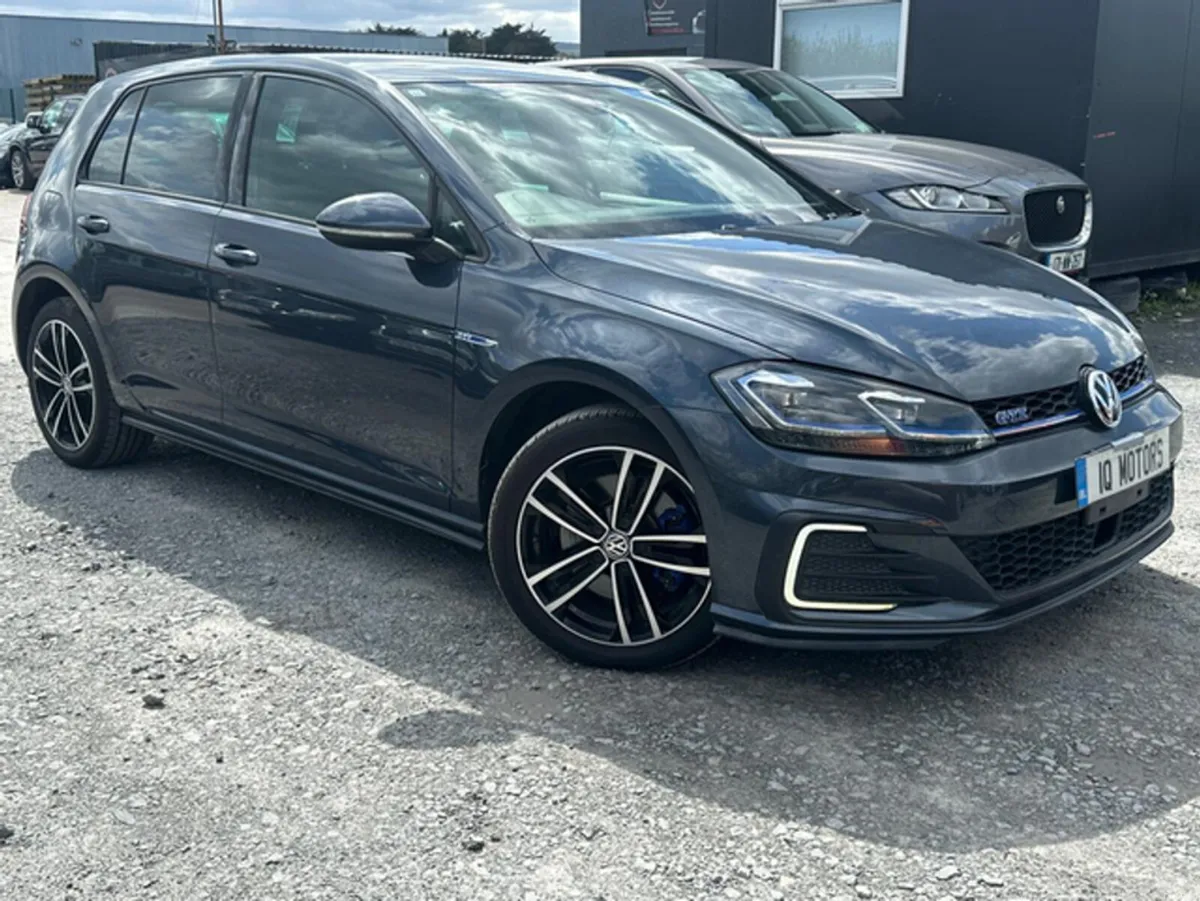 Volkswagen Golf VOLKSWAGEN GOLF GTE Automatic Petr - Image 1