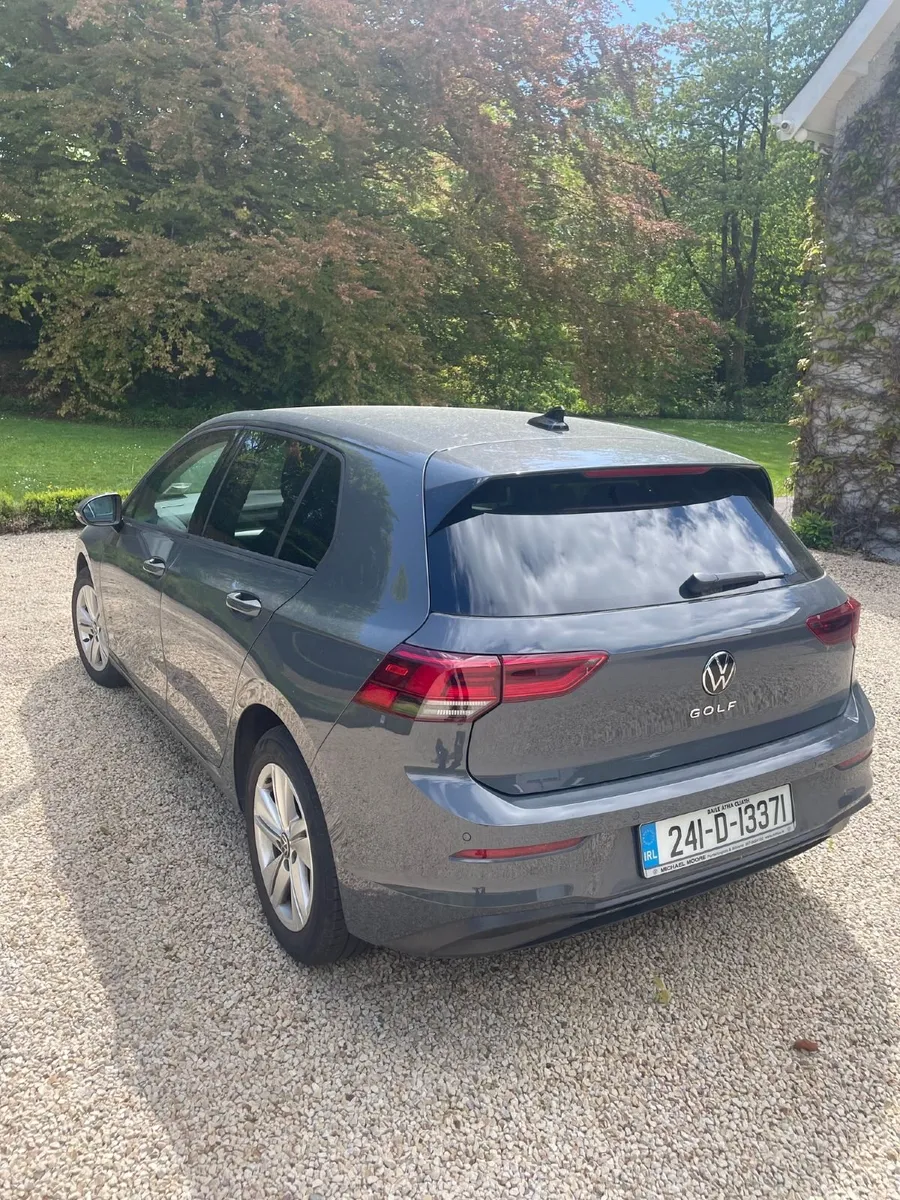 Volkswagen Golf 2024 - Image 2