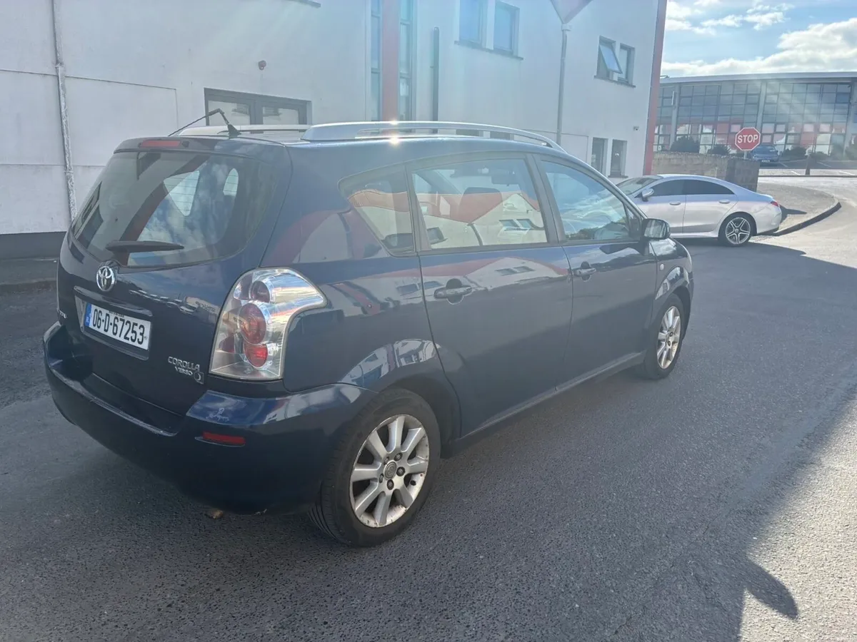 TOYOTA COROLLA VERSO 1.6 LUNA 7Seater - Image 4