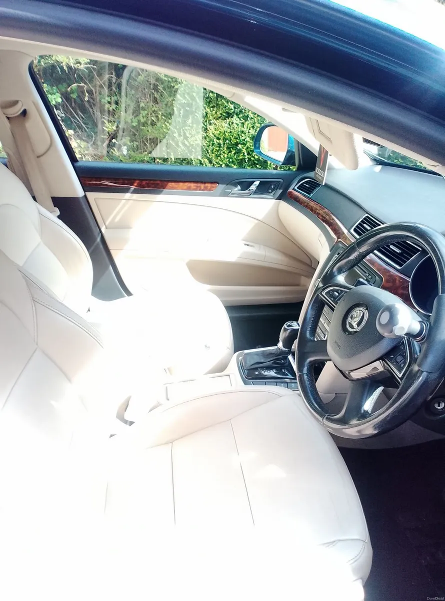 Skoda Superb 2015 - Image 2