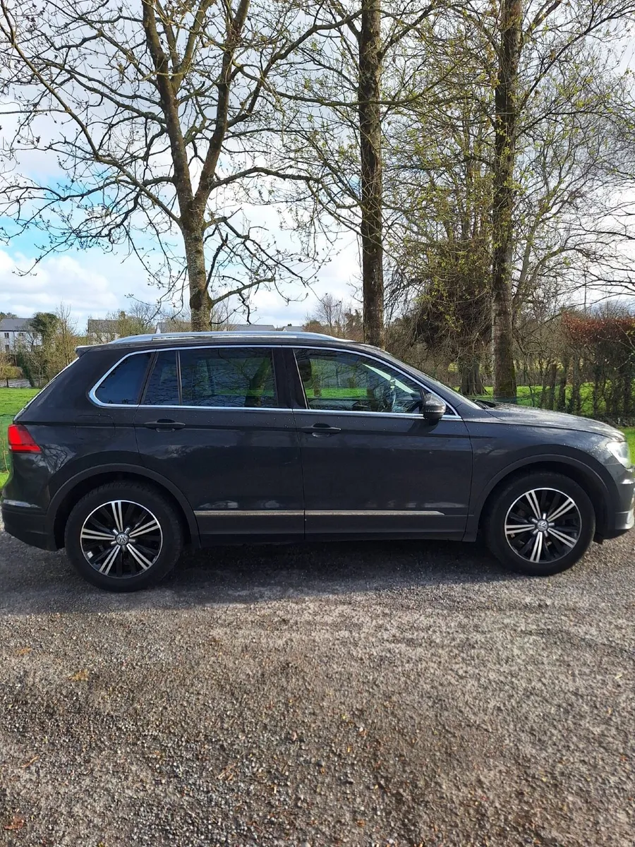 2017 Volkswagen Tiguan 2.0 TDI Automatic - Image 2
