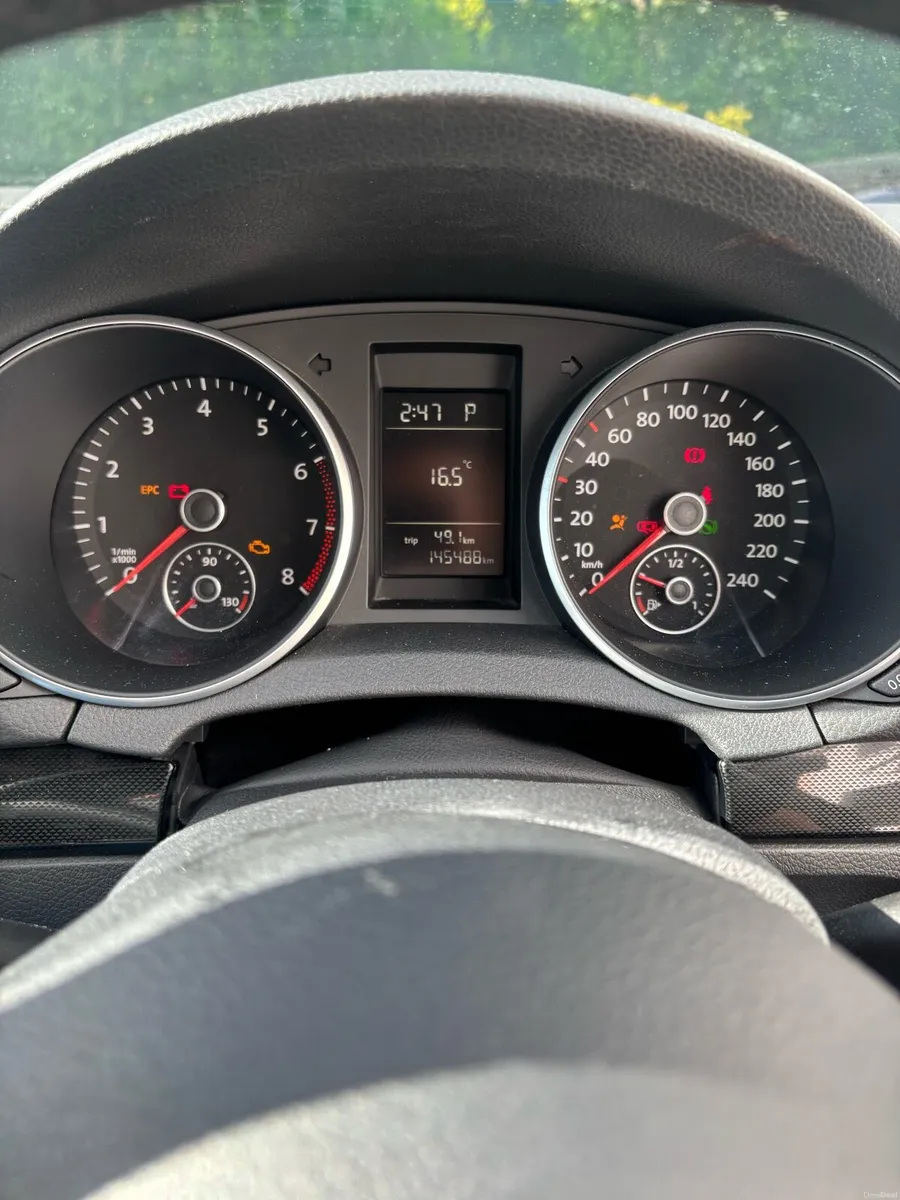 Volkswagen Golf 1.4 petrol automatic - Image 3