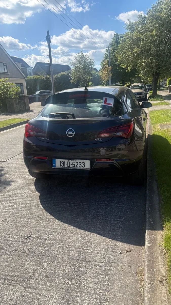 Opel Astra 2013 - Image 2