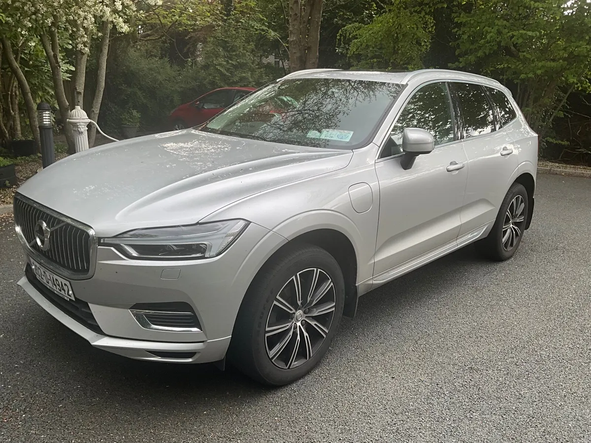 2020 Volvo XC60 T8 Inscription - Image 3