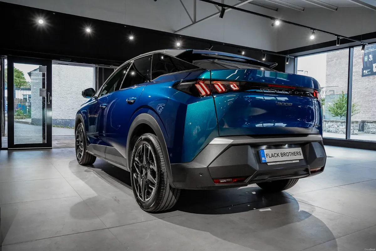 2025 Peugeot 3008 Allure 1.2 MHEV 145bhp eDCS6 - Image 4