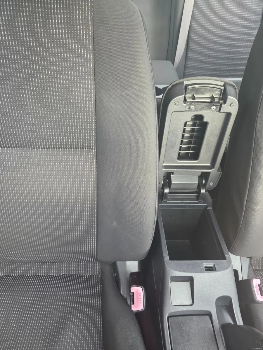 Mitsubishi Lancer 2011 - Image 5