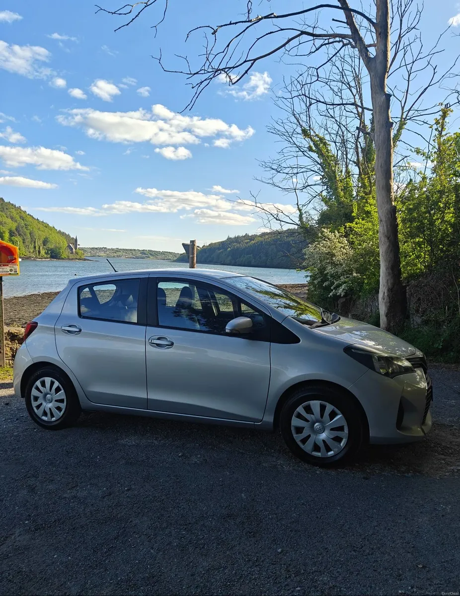 Toyota Yaris 2015 - Image 2