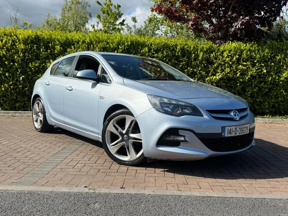 VAUXHALL ASTRA 1.6 PETROL NCT 12/26 TAX 07/26 - Image 1