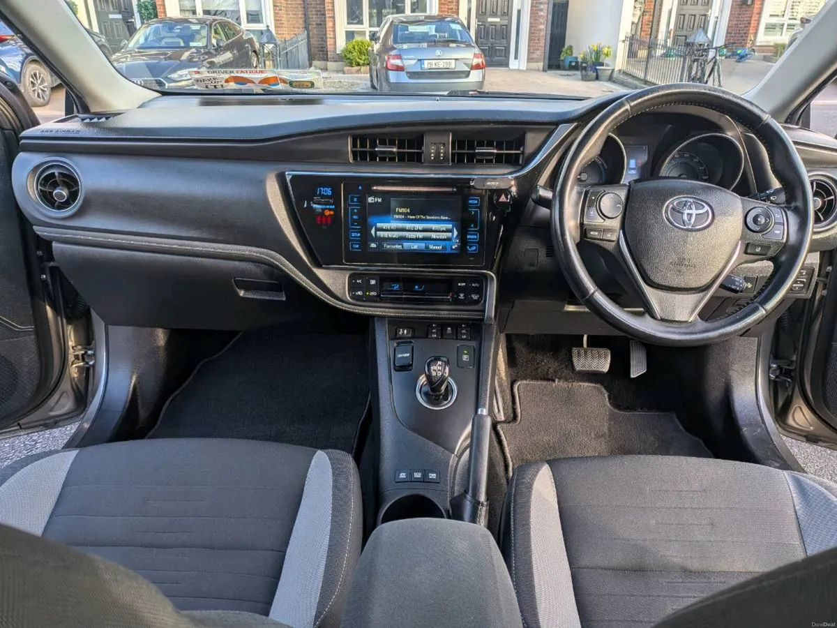 2017 Toyota Auris Touring Estate: Business-Ed - Image 3