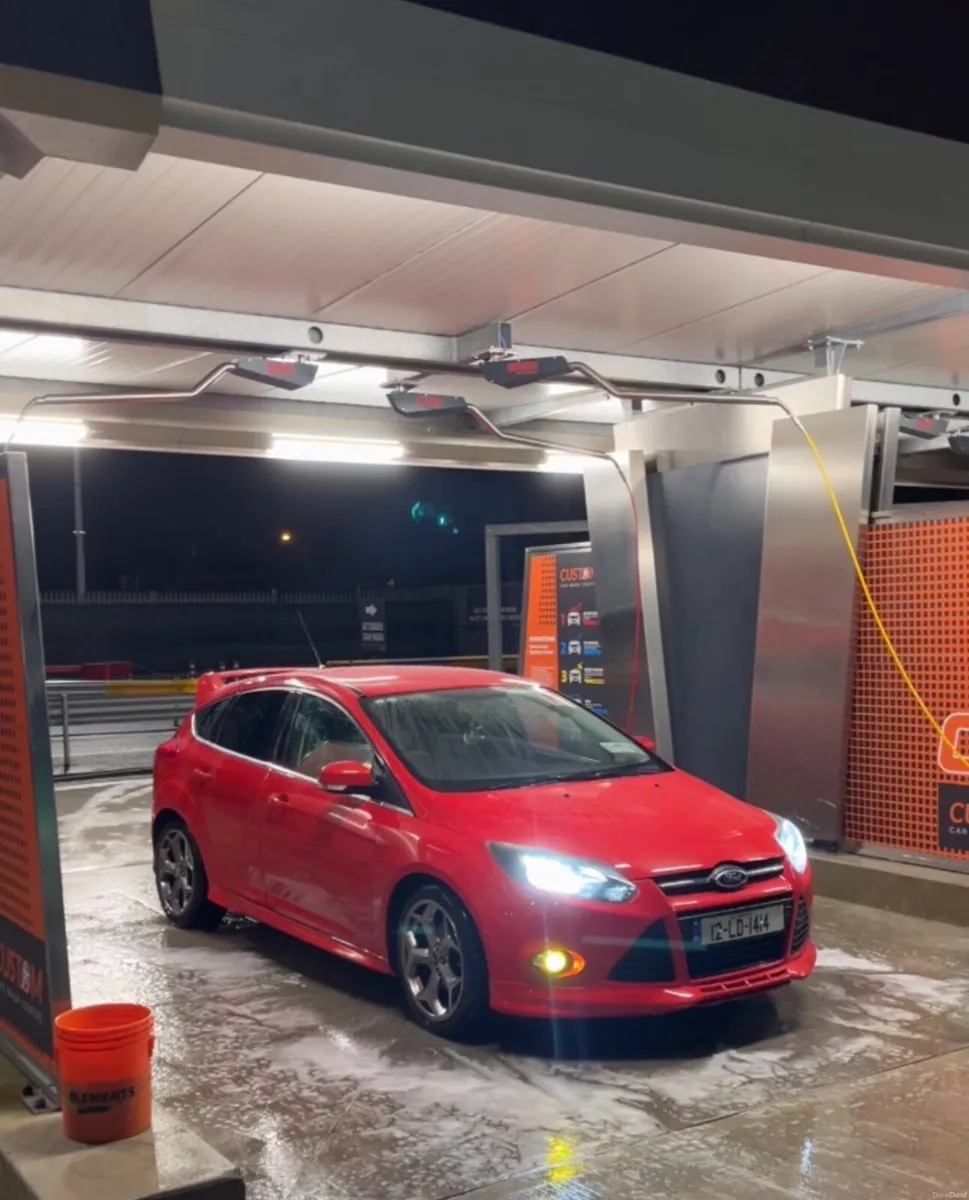2012 Ford focus Low mileage - Image 1