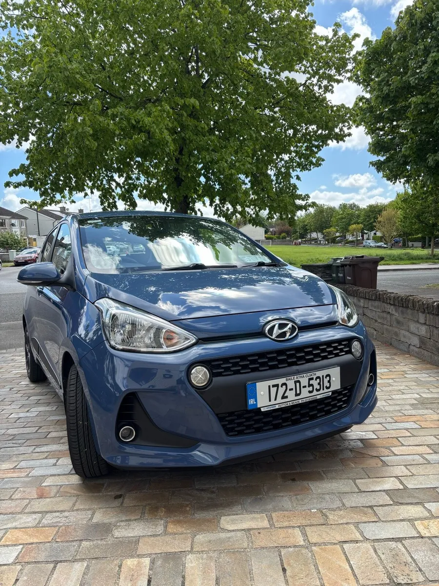 Hyundai i10 Deluxe - Image 1