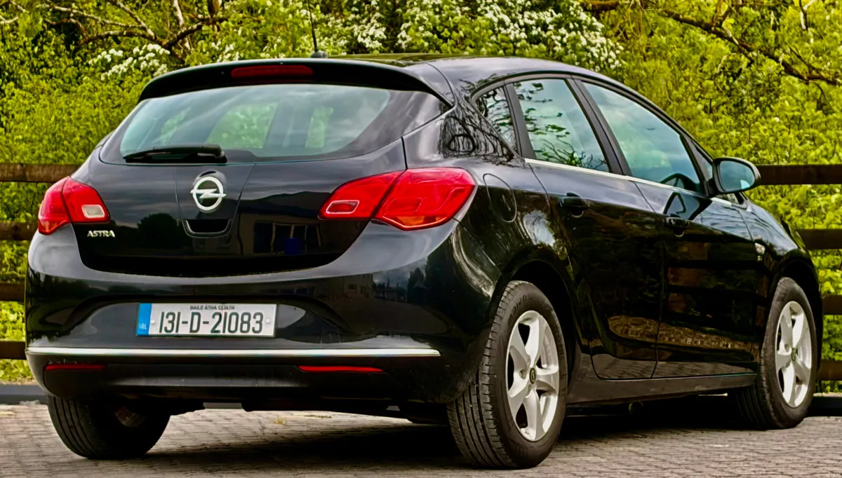 Opel Astra 2013 - Image 3