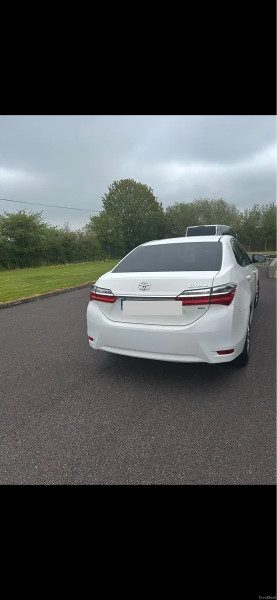 Toyota Corolla 2017 - Image 3