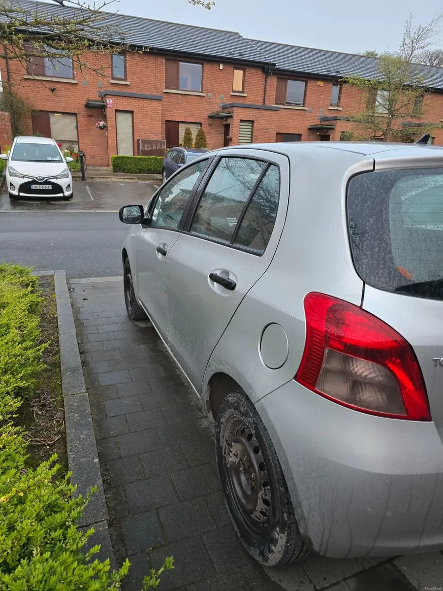 Toyota Yaris 2009 - Image 4