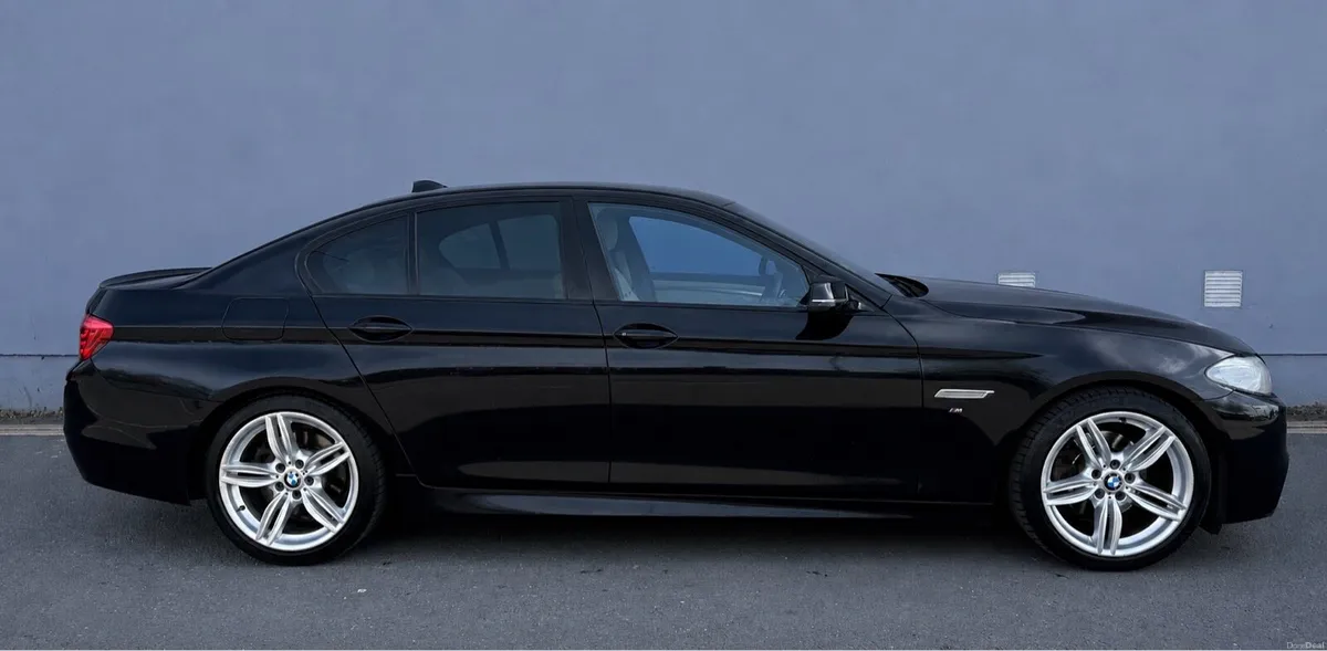 BMW 5 SERIES F10 520D M-Sport Plus LOW KMS - Image 3