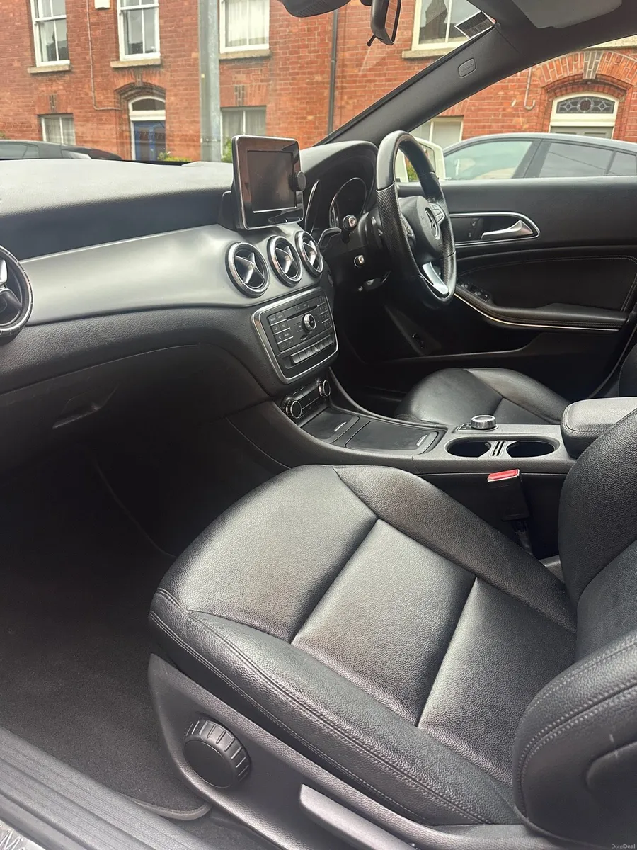 Mercedes-Benz CLA 2015 Automatic - Image 4