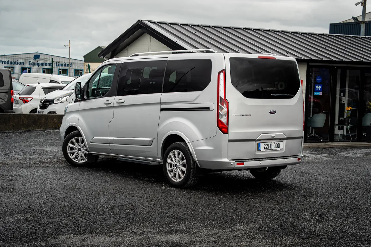 2022 Ford Tourneo CUSTOM 320 TNIUM TITANIUM ECOBLU - Image 2