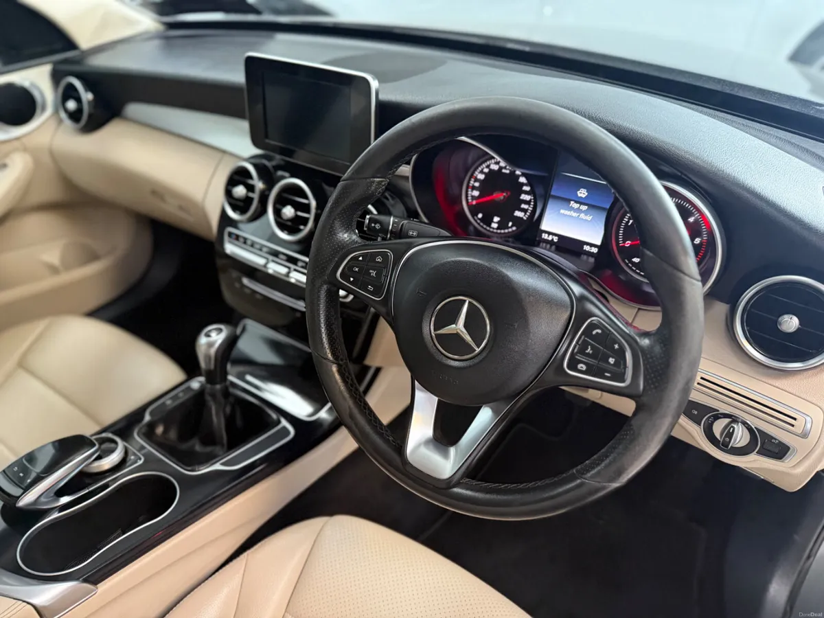 Mercedes-Benz C-Class 2018 C220D. AVANTGARDE - Image 3