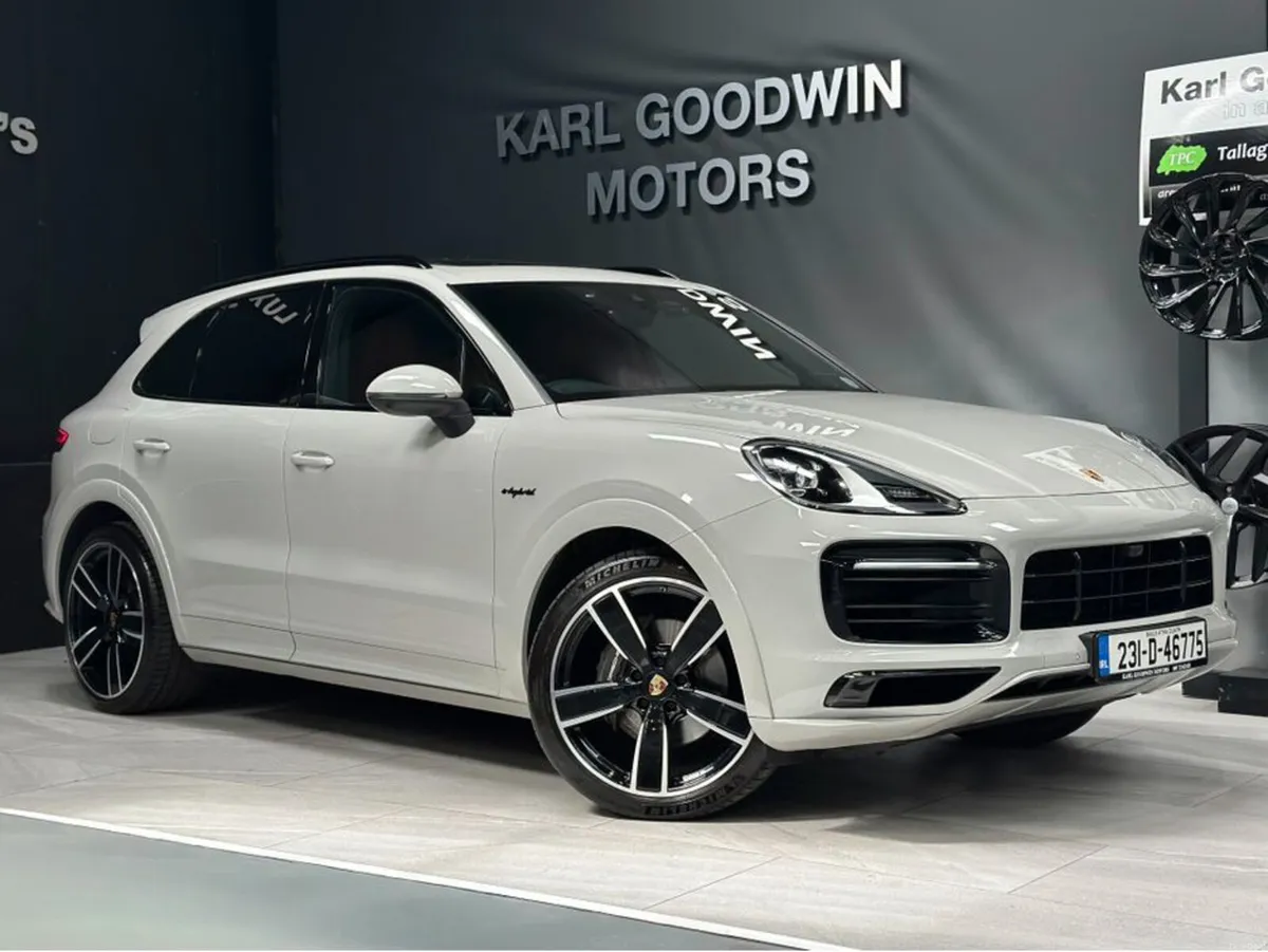 3.0 V6  PLATINUM EDITION - Image 1