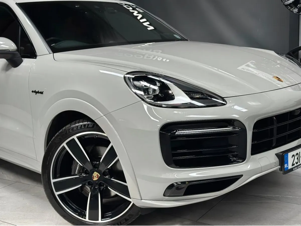 3.0 V6  PLATINUM EDITION - Image 3