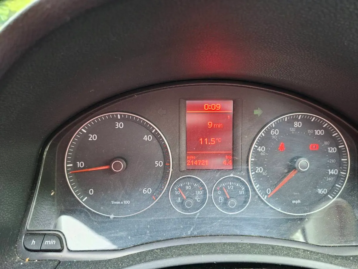 08 Golf - Image 1