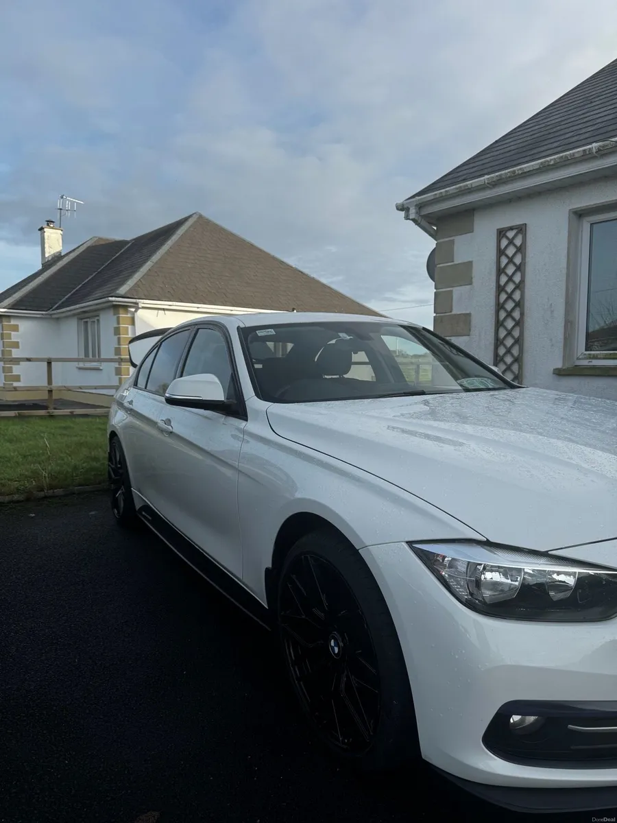 BMW 2016 - Image 3