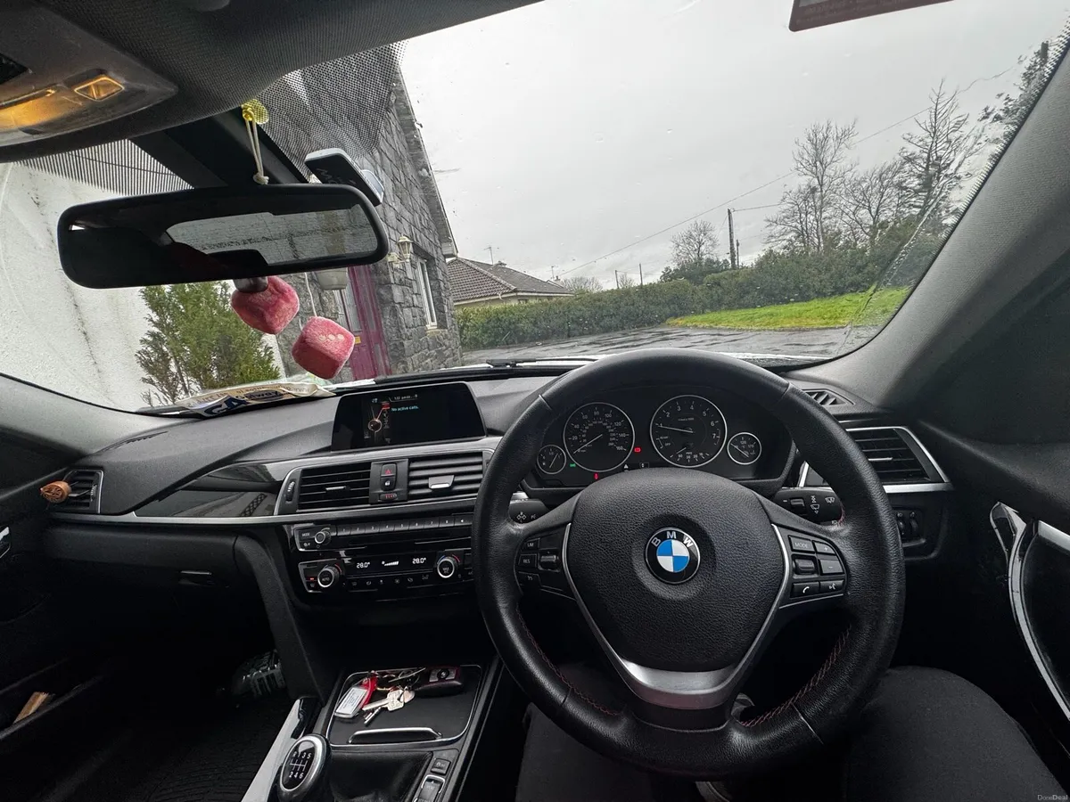 BMW 2016 - Image 4