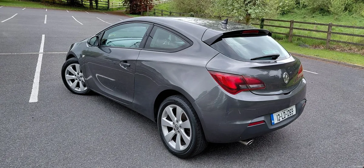 Vauxhall Astra GTC  2012 - Image 3