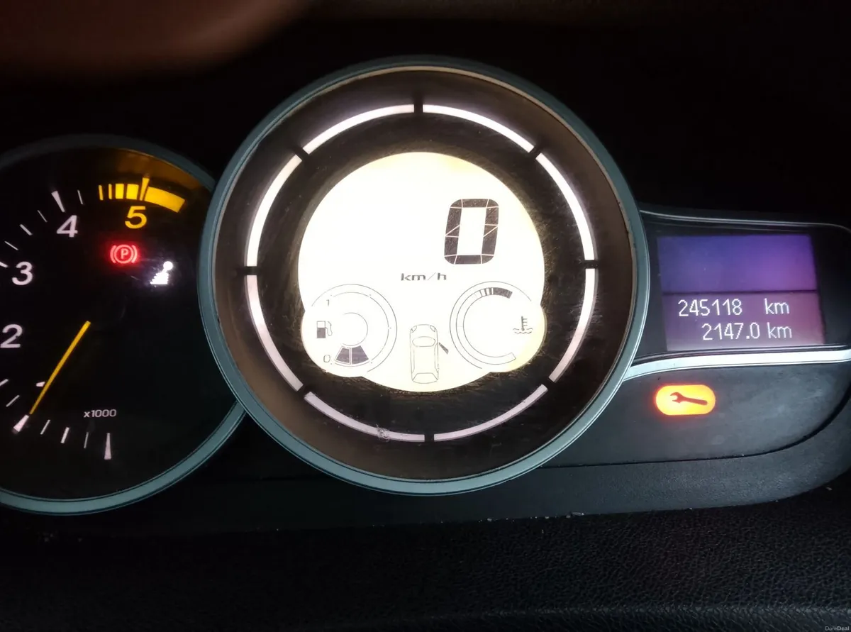 Renault Fluence 2011 - Image 1