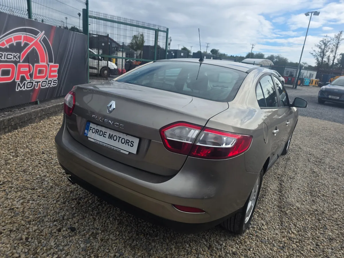 Renault Fluence 2011 - Image 4