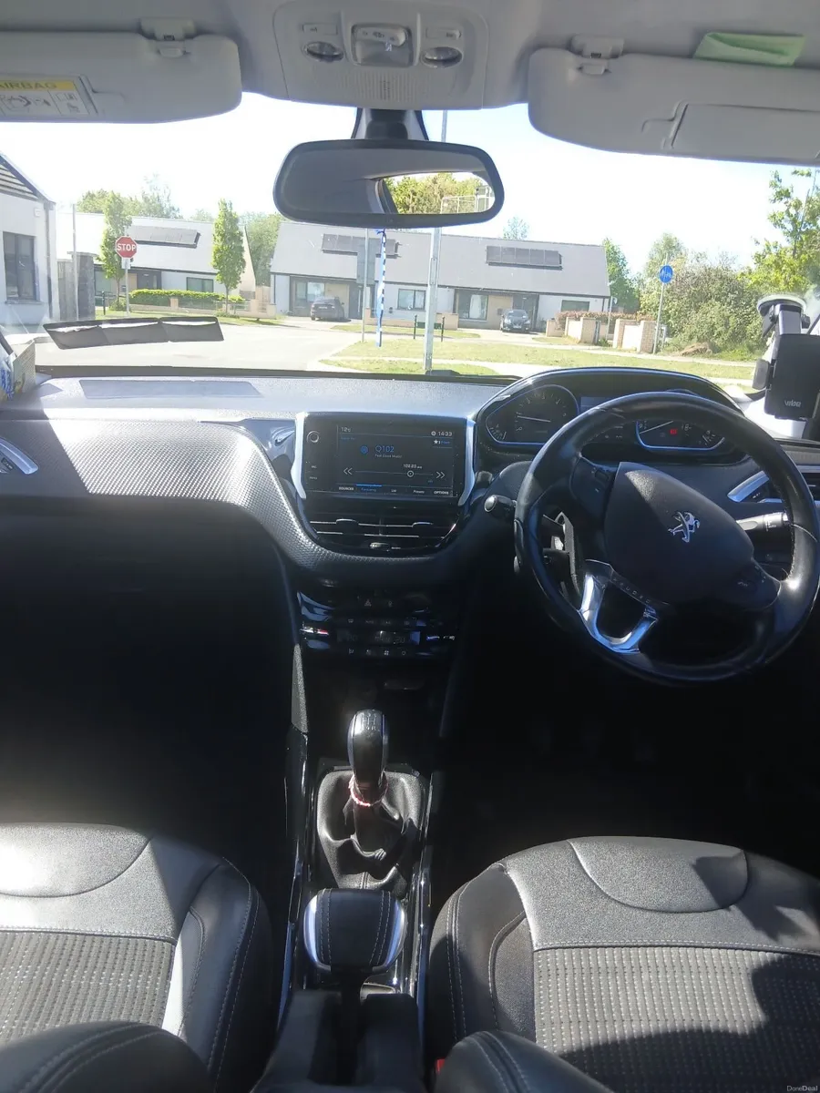 Peugeot 2008 - Image 2