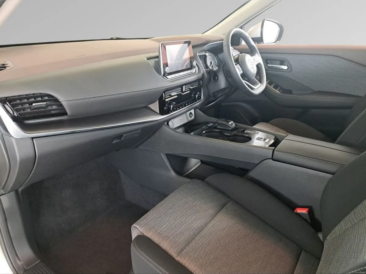 Nissan X-Trail E-POWER SV 5 Seater €4000 Scrappage - Image 3