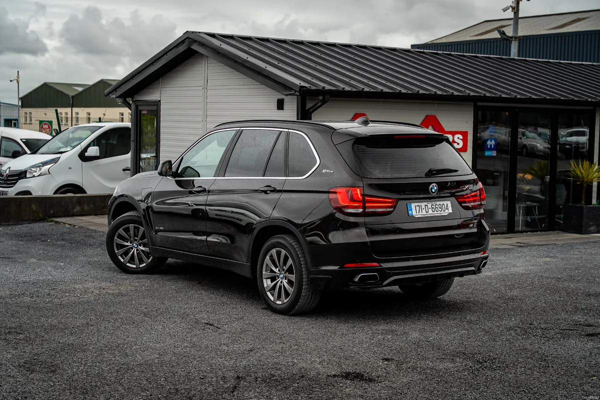 2017 BMW X5  40e Hybrid - Image 3