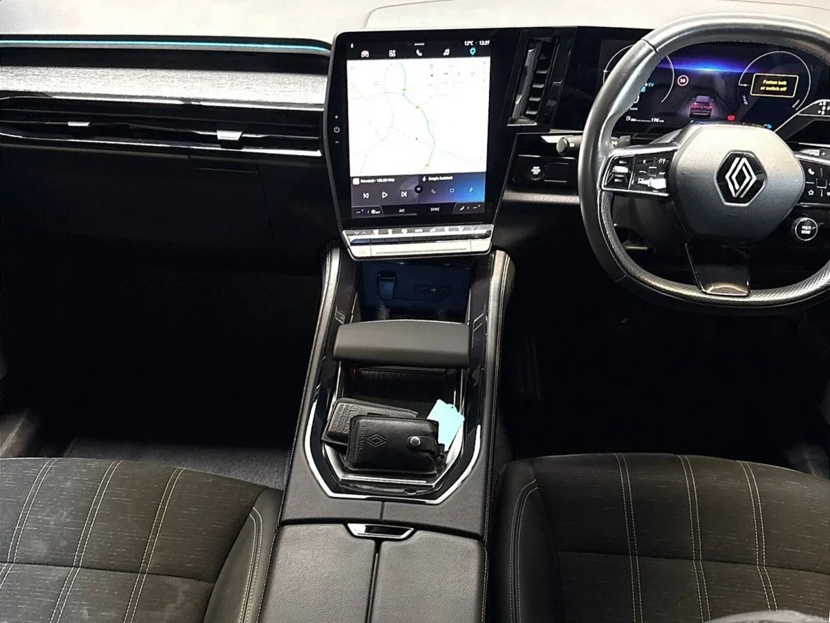 Renault Austral E-TECH Hybrid 200 techno - Image 2