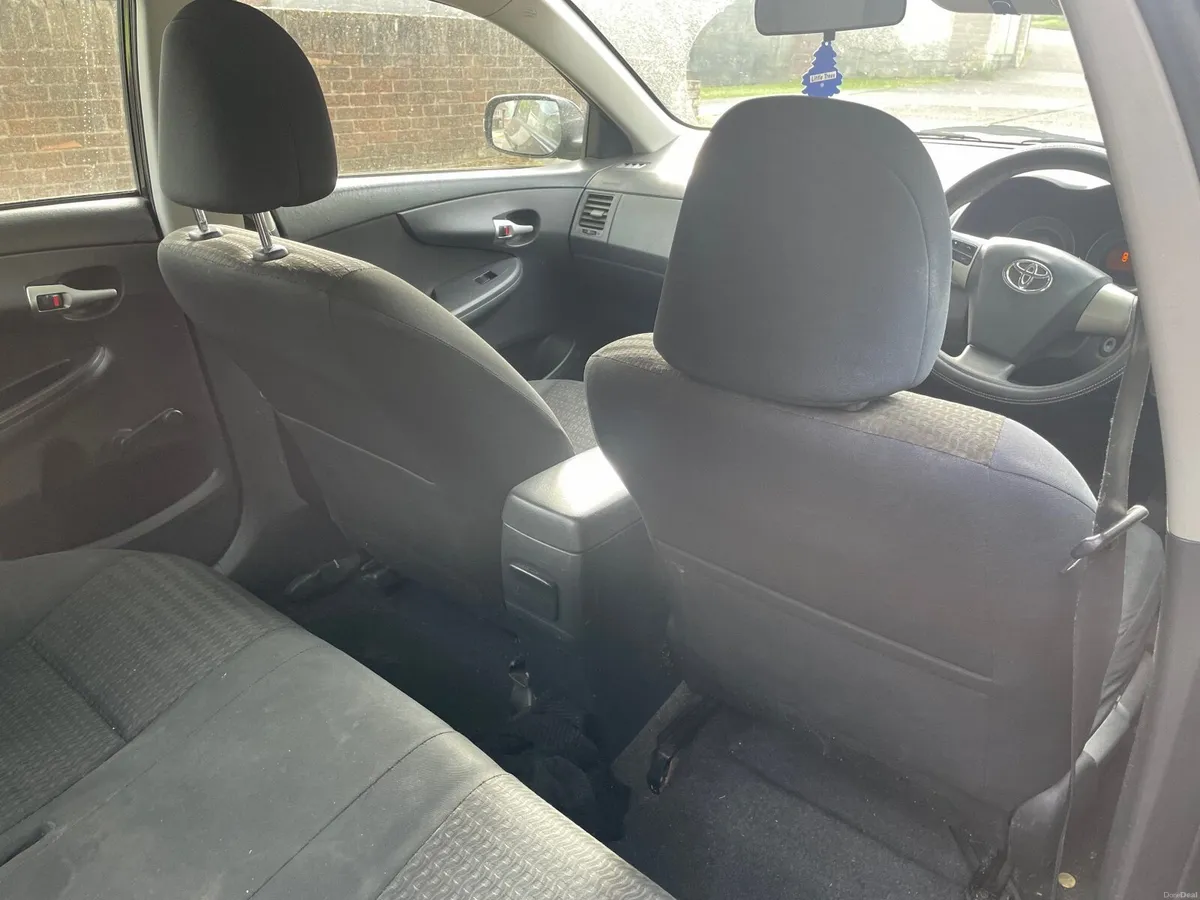Toyota Corolla 2011 - Image 1