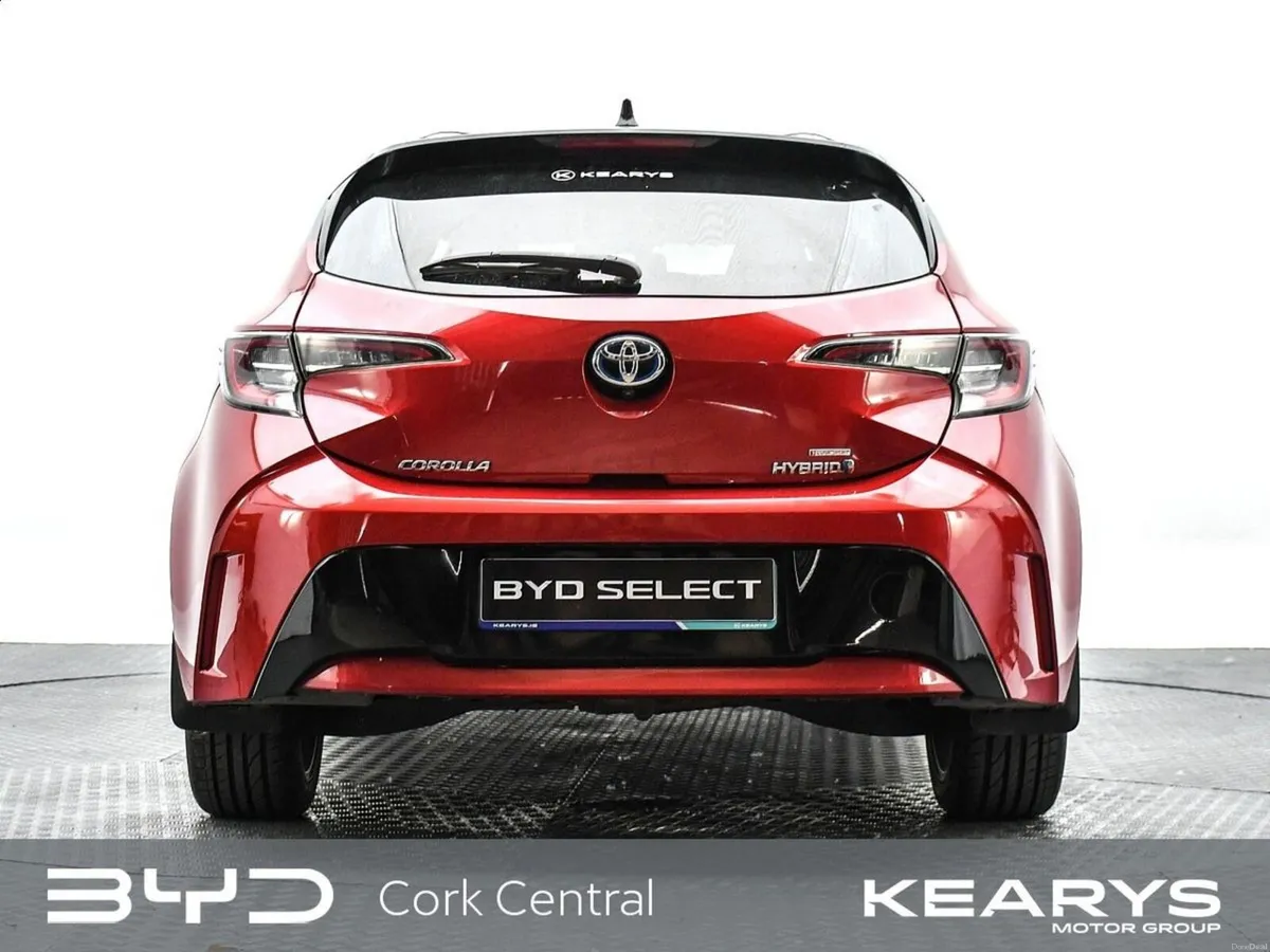 Toyota Corolla 1.8 Hybrid Luna Sport Hatchback 2 T - Image 3