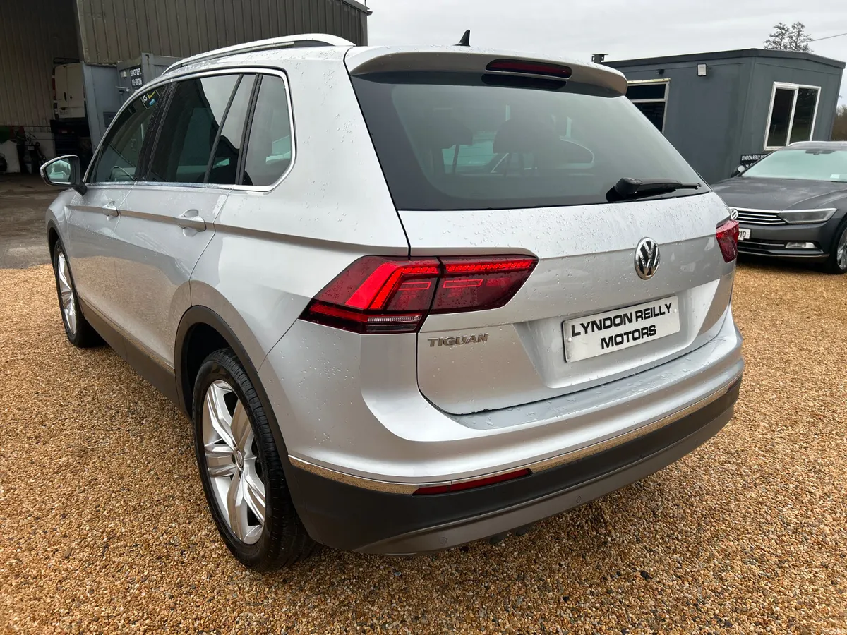 Volkswagen Tiguan SEL - Image 4