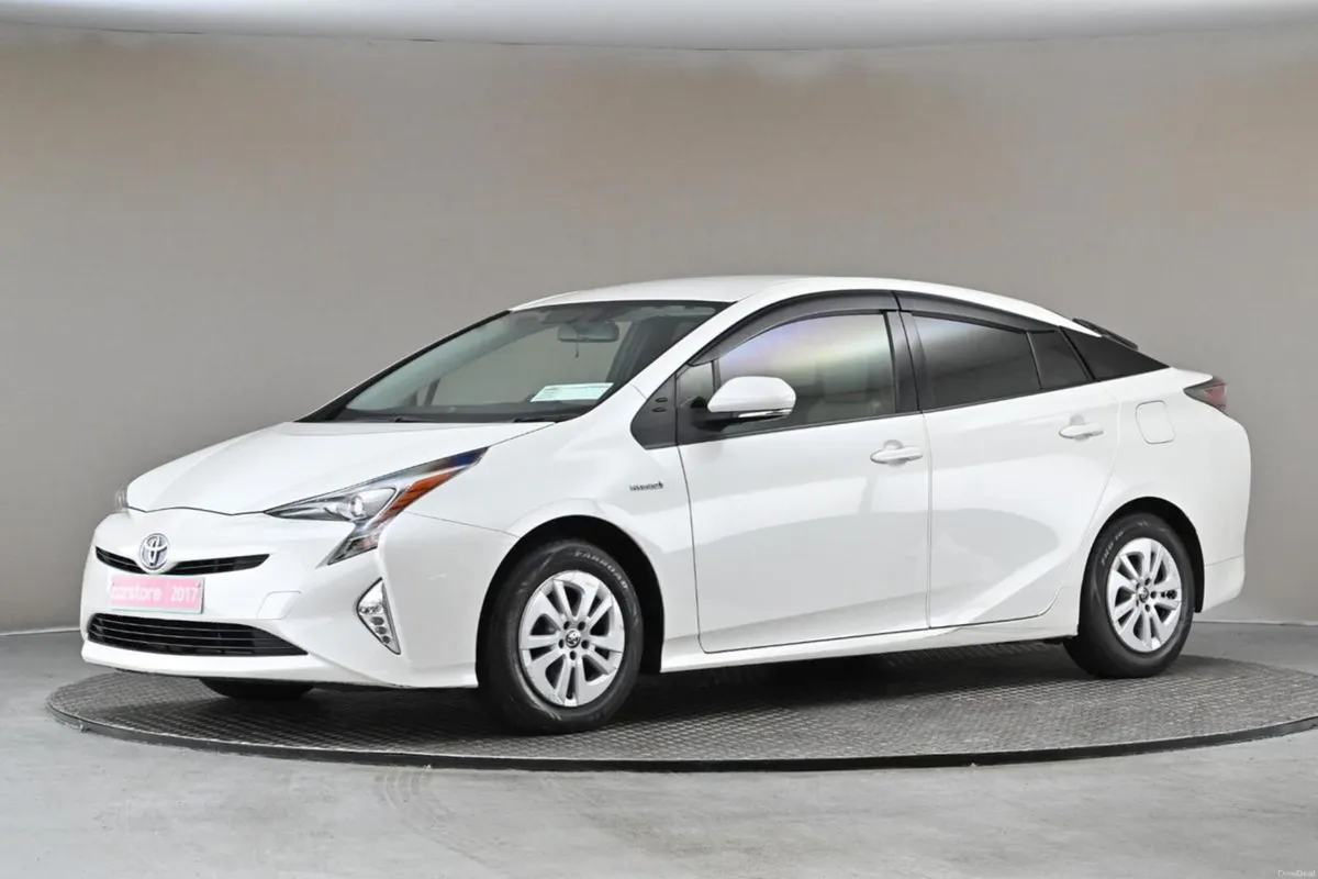 Toyota Prius 1.8 HYBRID **BI-TONE INTERIOR**REVERS - Image 4