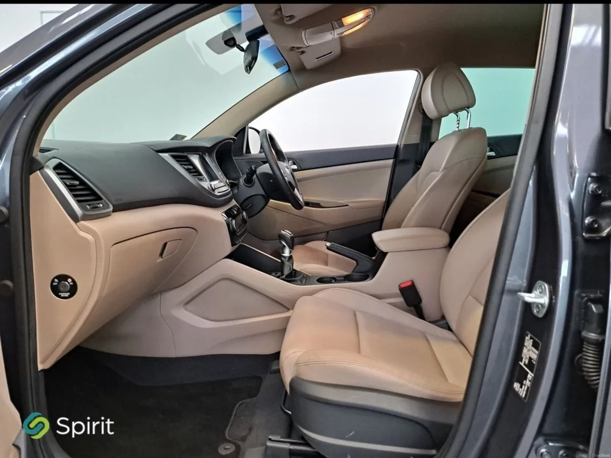 Hyundai Tucson 1.7 D Executive*Beige L/S*Call Andr - Image 4