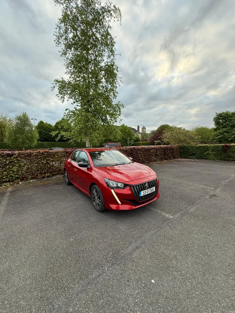 Peugeot 208 - Image 1