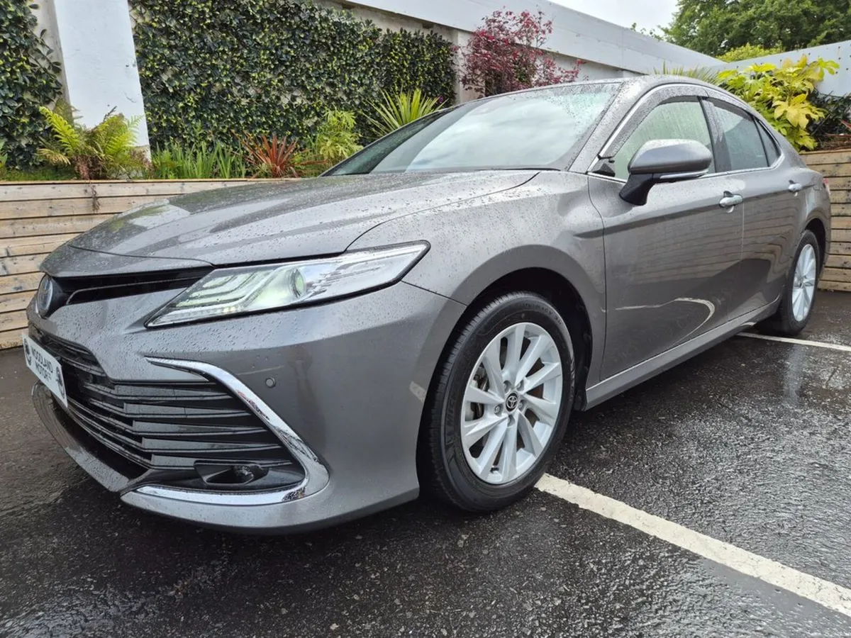 Toyota Camry 2.5 HYBIRD / G-PACK / LOW MILEAGE / T - Image 1