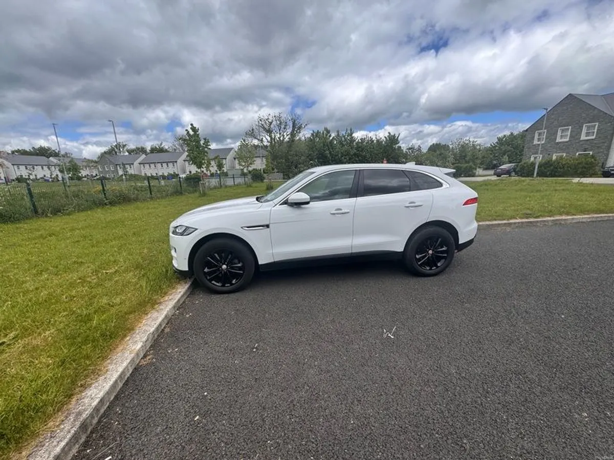 2016 Jaguar F-pace - Image 3