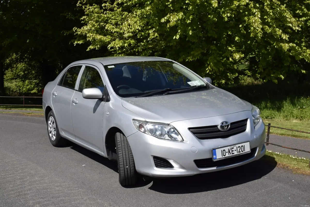 Toyota Corolla 2010 - Image 2
