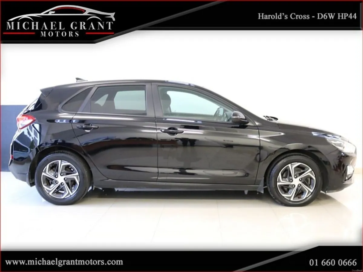 Hyundai i30 1.0 PETROL DELUXE ONLY 95KM / 2 OWNER - Image 4
