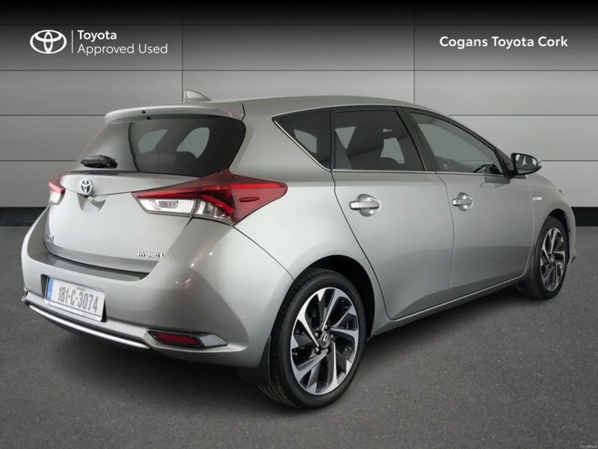 Toyota Auris HYBRID SOL 5DR 4DR AUTO - Image 2