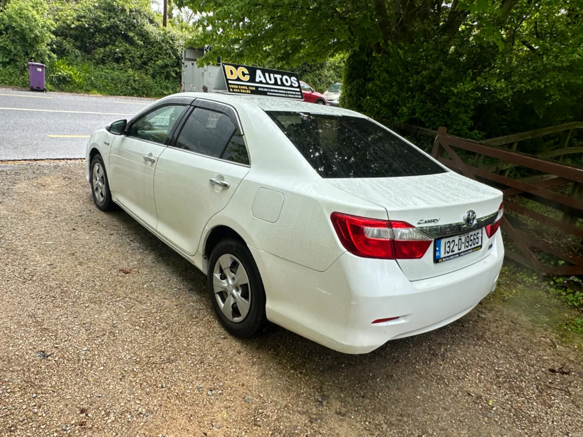 Toyota Camry 2013 HYBRID - Image 6