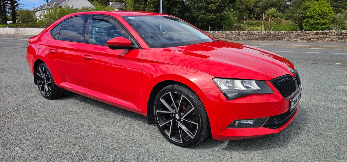 Skoda Superb 2.0 TDI Ambition 2017 - Image 2